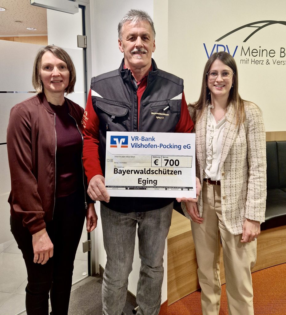 VR-Bank Vilshofen-Pocking unterstützt die Bayerwaldschützen mit 700 Euro